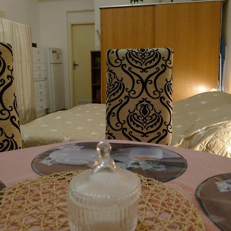 Cozy Modest Room For 2 Or 3 Persons Prag Dış mekan fotoğraf